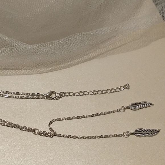 Minimalist, Silver Feather "Y" Necklace! - Picture 4 of 9